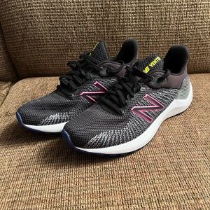 New Balnace Womens Ventr B WVTRLB1 Size 6 Shoes running